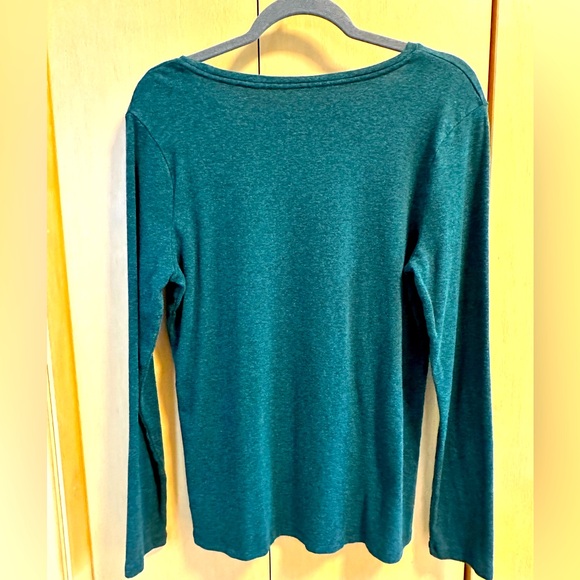 🌸3/$12🌸 Wide-Neck Long-Sleeve Tee/Top - Picture 2 of 4